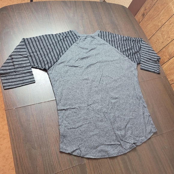 LuLaRoe 3/4 Length Sleeve gray Shirt - Picture 6 of 6